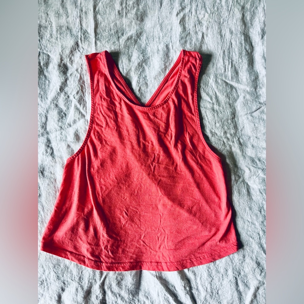 Aritzia Activewear Coral Crop Top